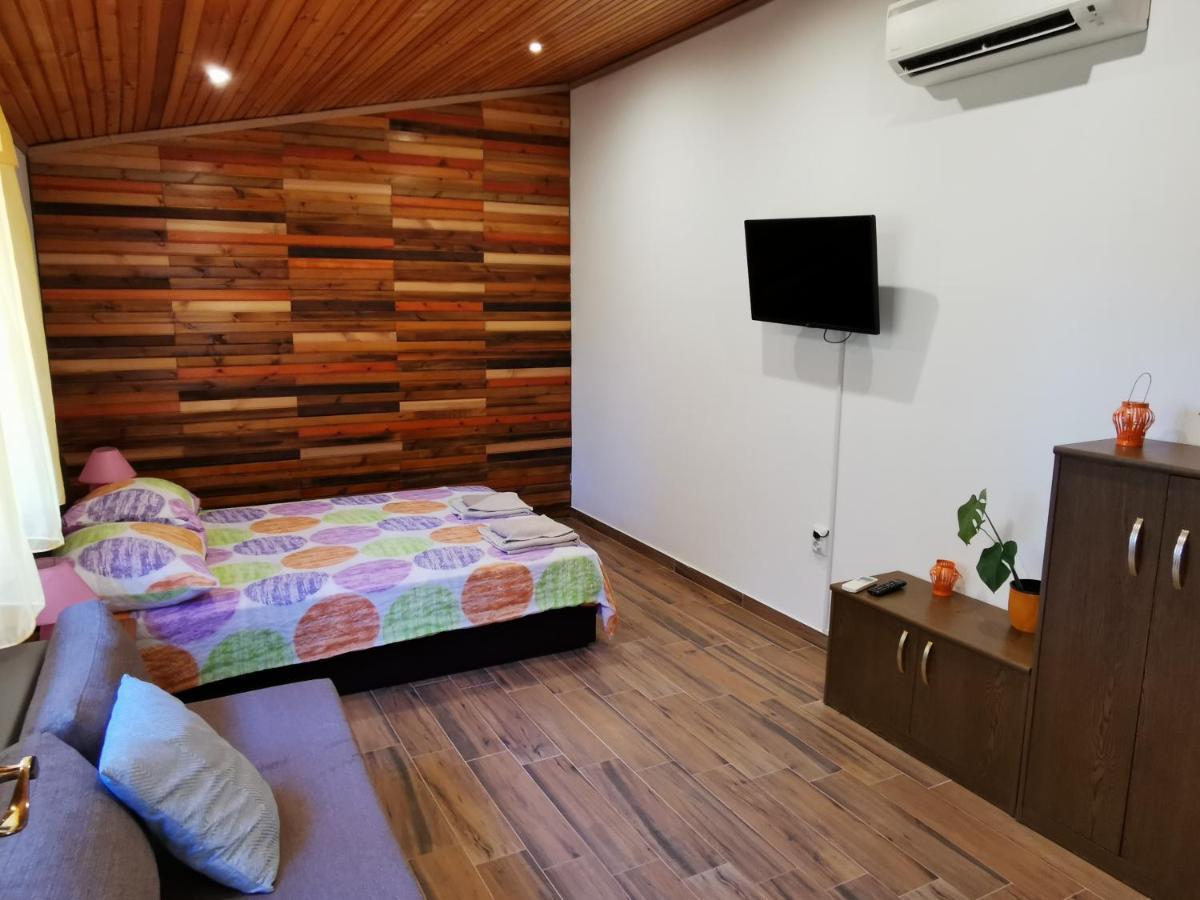 Apartment Kika Liznjan Bagian luar foto